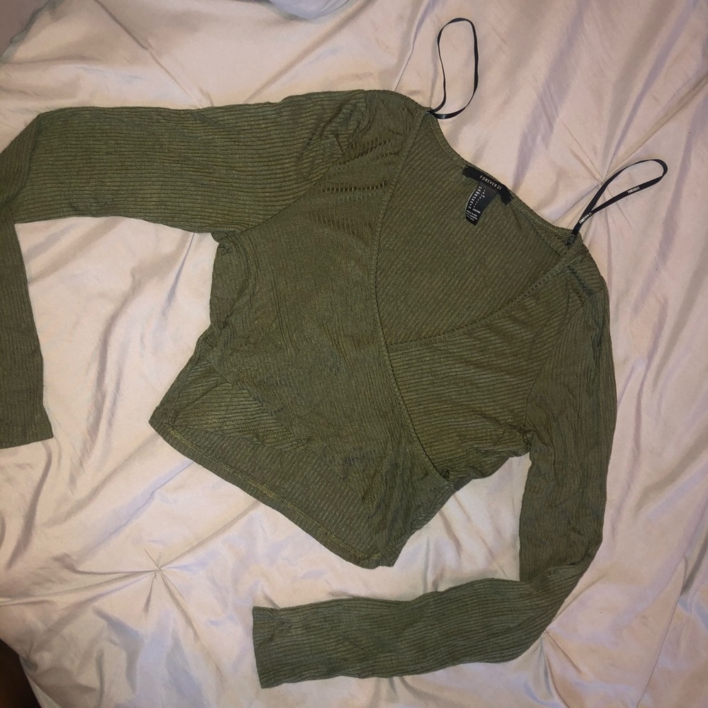 ❌SOLD❌Olive green ribbed crop top size large